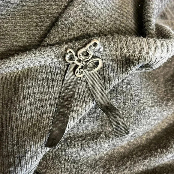 2/15 Long sleeve tee by BKE - Picture 6 of 8